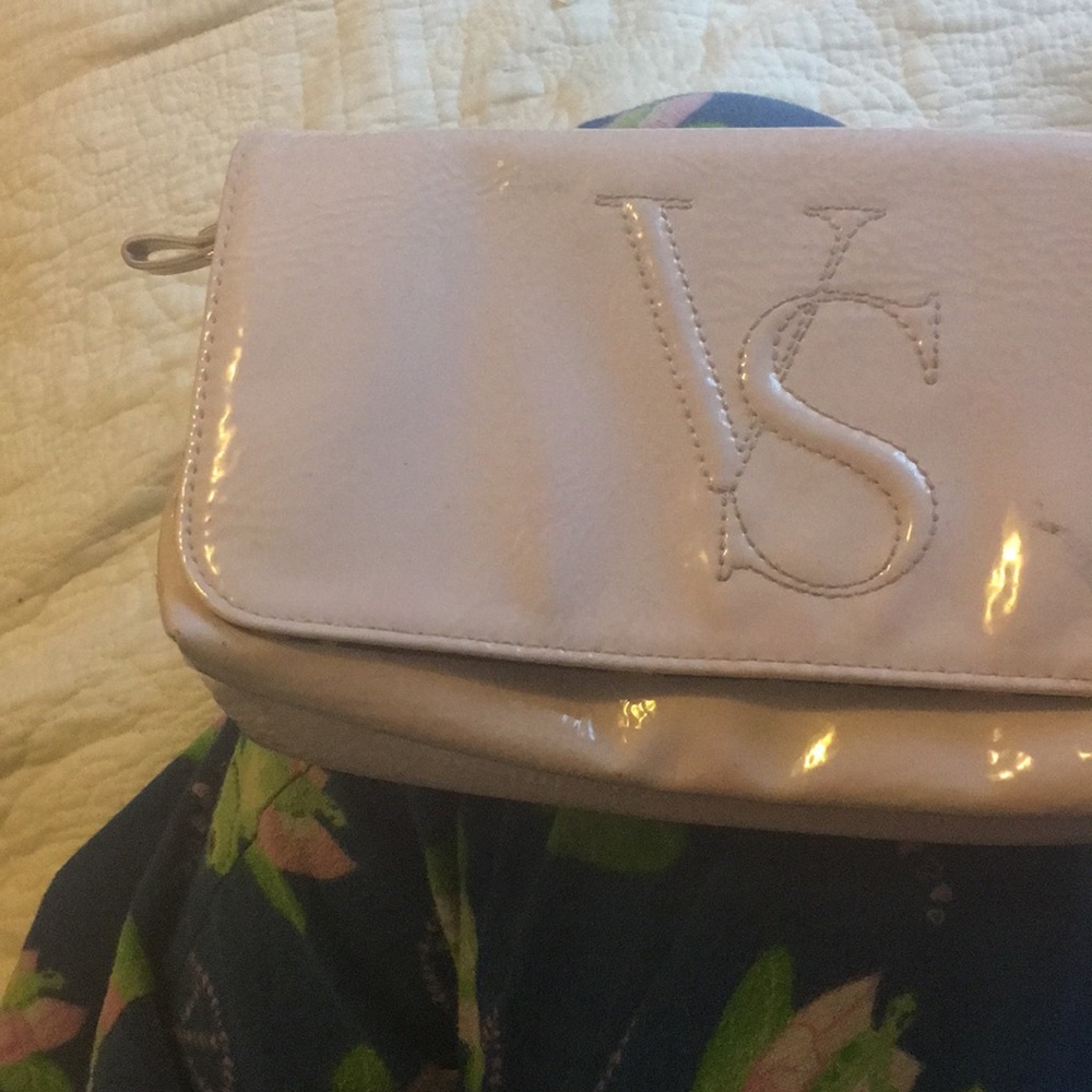 Vs/ Pink clutch